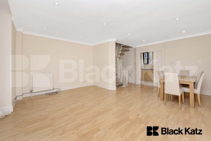 Boasting over 1420 sq.ft of living & entertaining space  Elephant lane , Bermondsey / Rotherhithe 